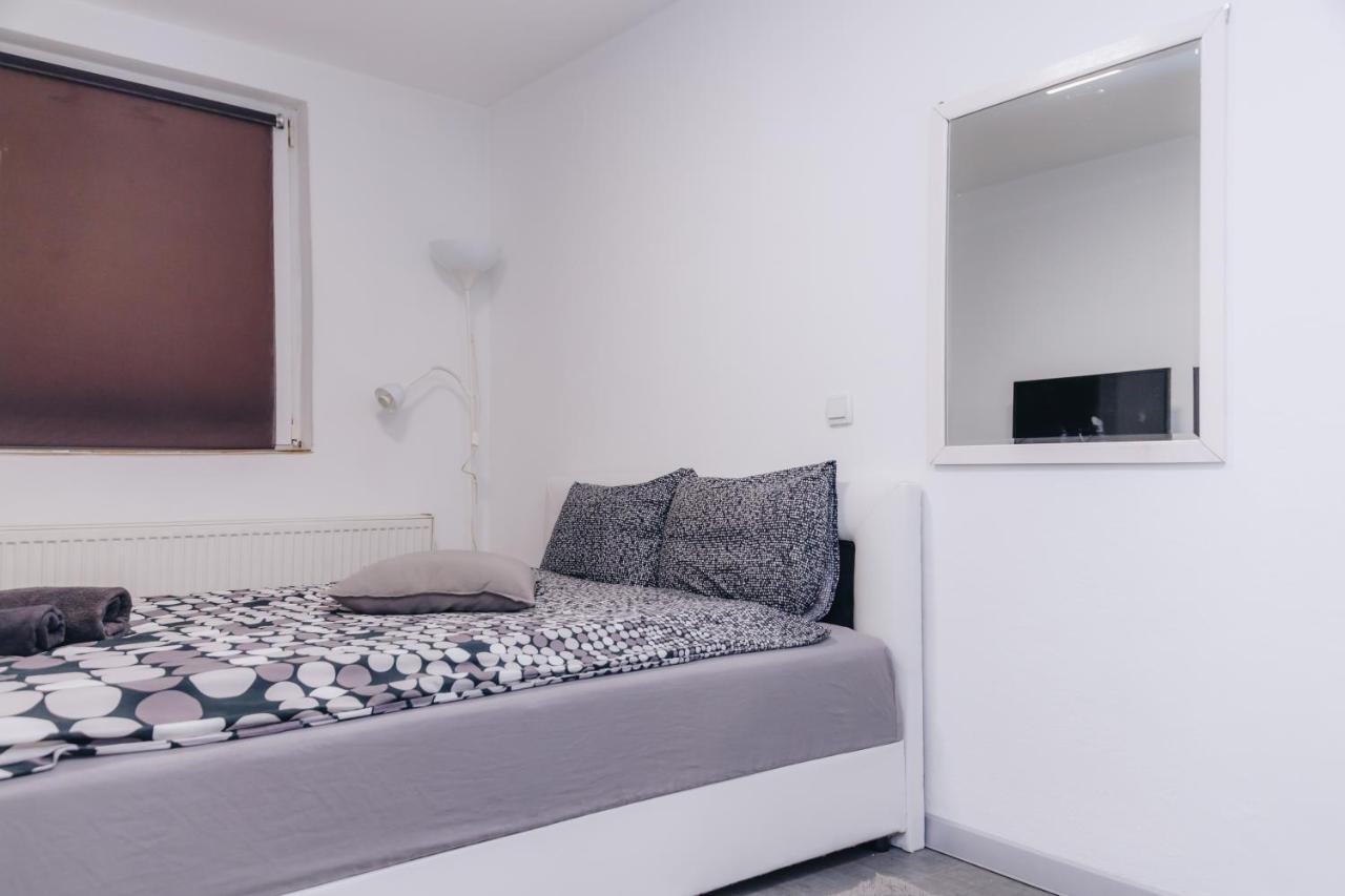 Apartments Luka クラグイェヴァツ エクステリア 写真