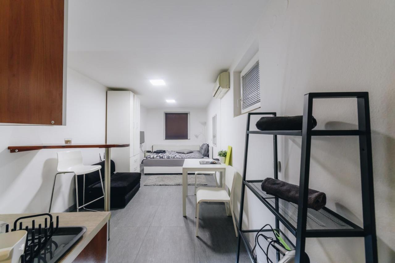 Apartments Luka クラグイェヴァツ エクステリア 写真