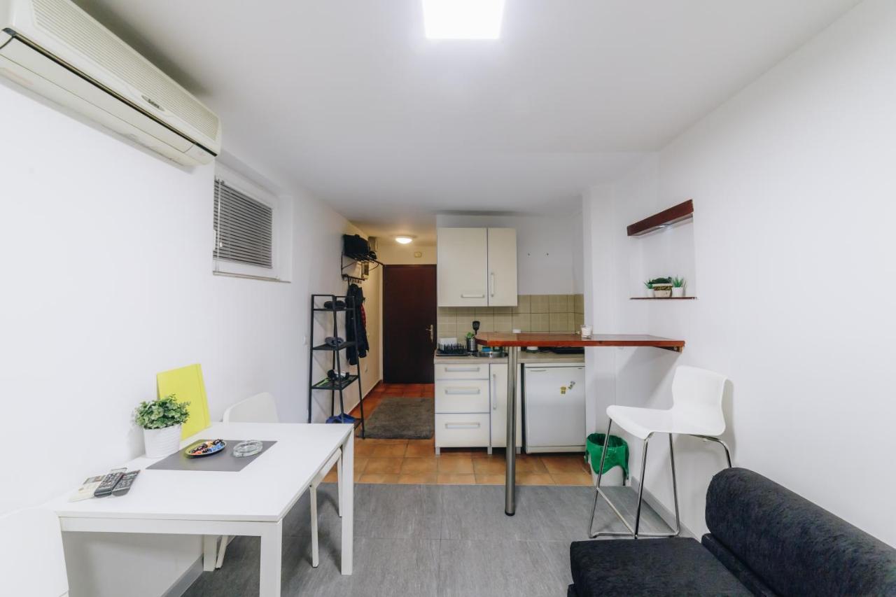 Apartments Luka クラグイェヴァツ エクステリア 写真